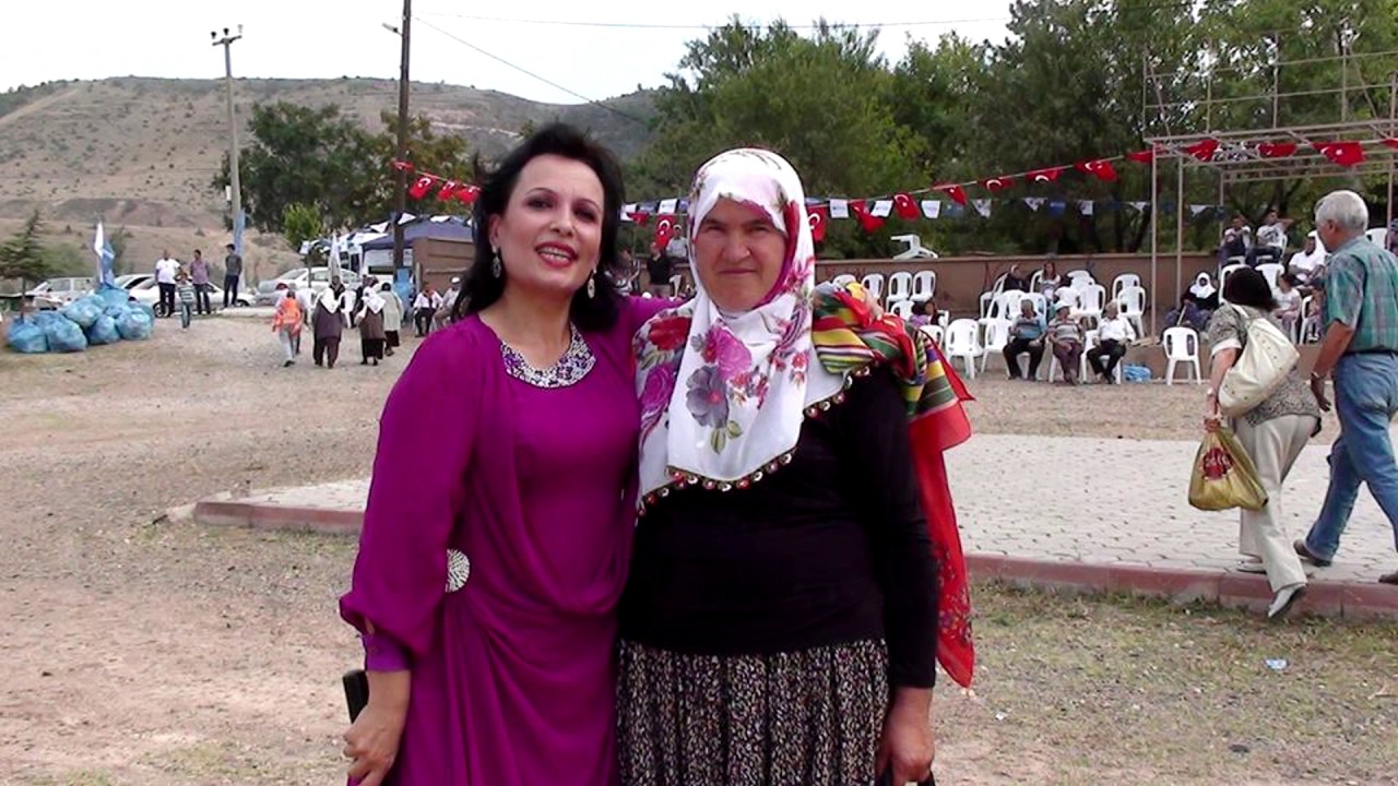 Selma Yavuz - Sarıotlu Demircinin Kızı