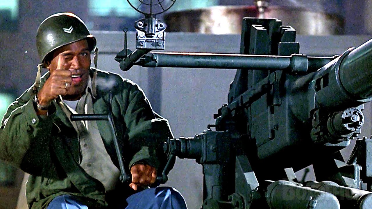 OJ Simpson assembla la pistola più grande del mondo