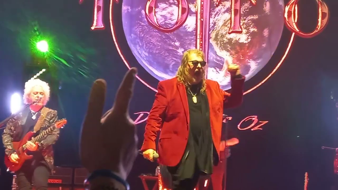 Toto, Africa, Zenith, Paris 2025