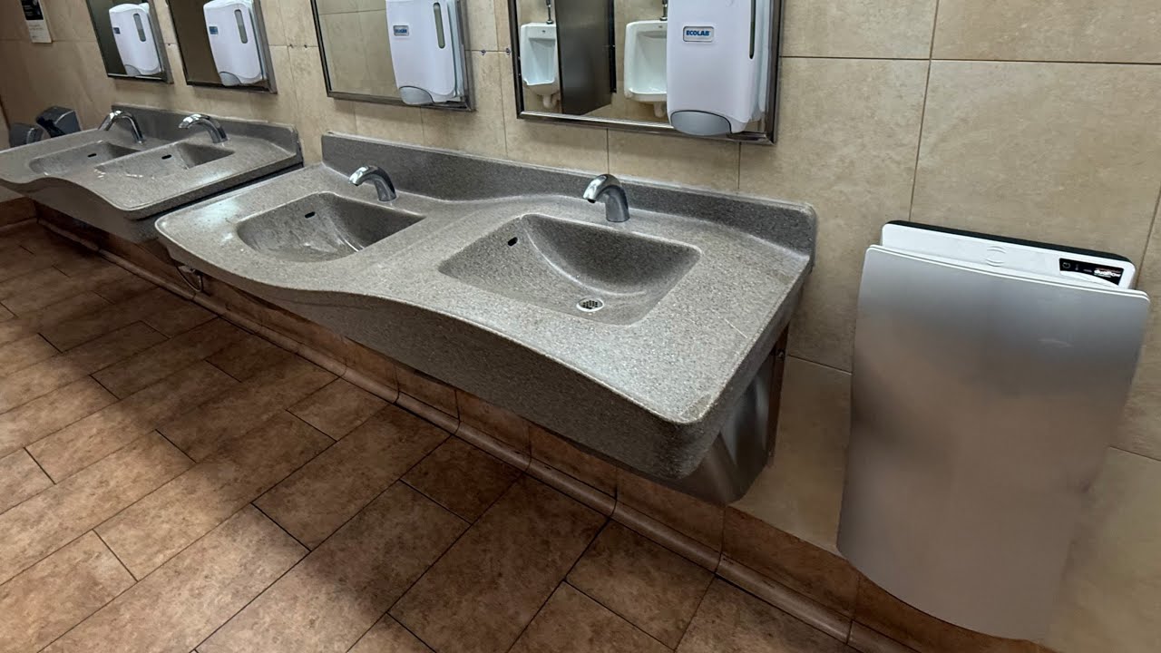 Dyson Airblade dB & Mediclinics Dualflow Plus | Sam’s Club | Sterling, VA
