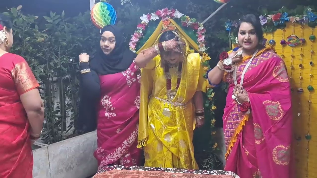 ঈশিতার গায়ে হলুদের অনুষ্ঠানে সবাই অনেক আনন্দ করলাম