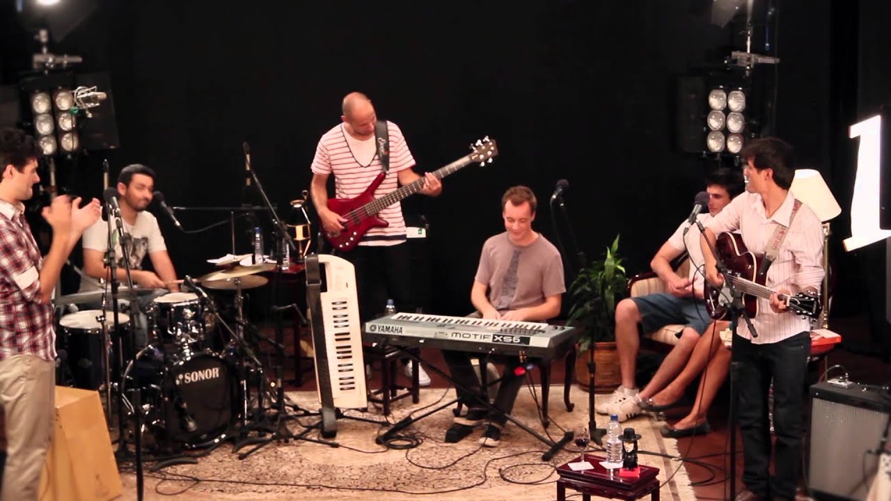 DON'T STOP THE MUSIC (RIHANNA) | Merlot - Vocês têm tempo pra mais uma?