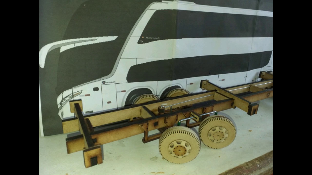 Chasis y sistema de dirección para autobus a escala (marcoPolo paradisco G7 1800DD