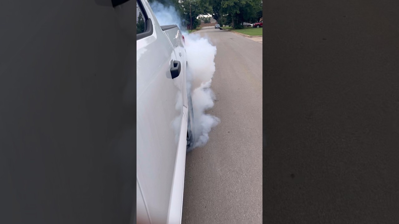 Who want smoke with us #likeandsubscribe #mustwatch #rubber #smokewithus #3000watchtimes