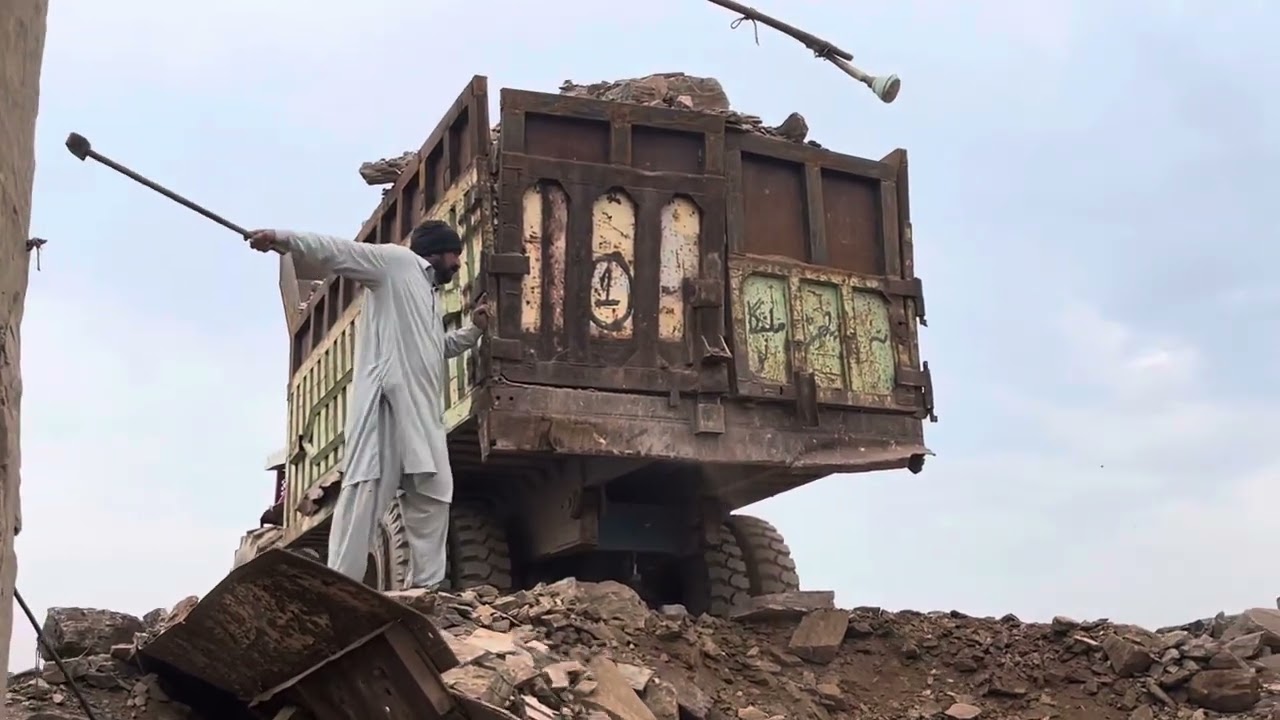 How stone Crushing works? 🔥Sand Crushing 🔥ASMR HOW to Crush Rocks  ? heavey Machinery#goviral 