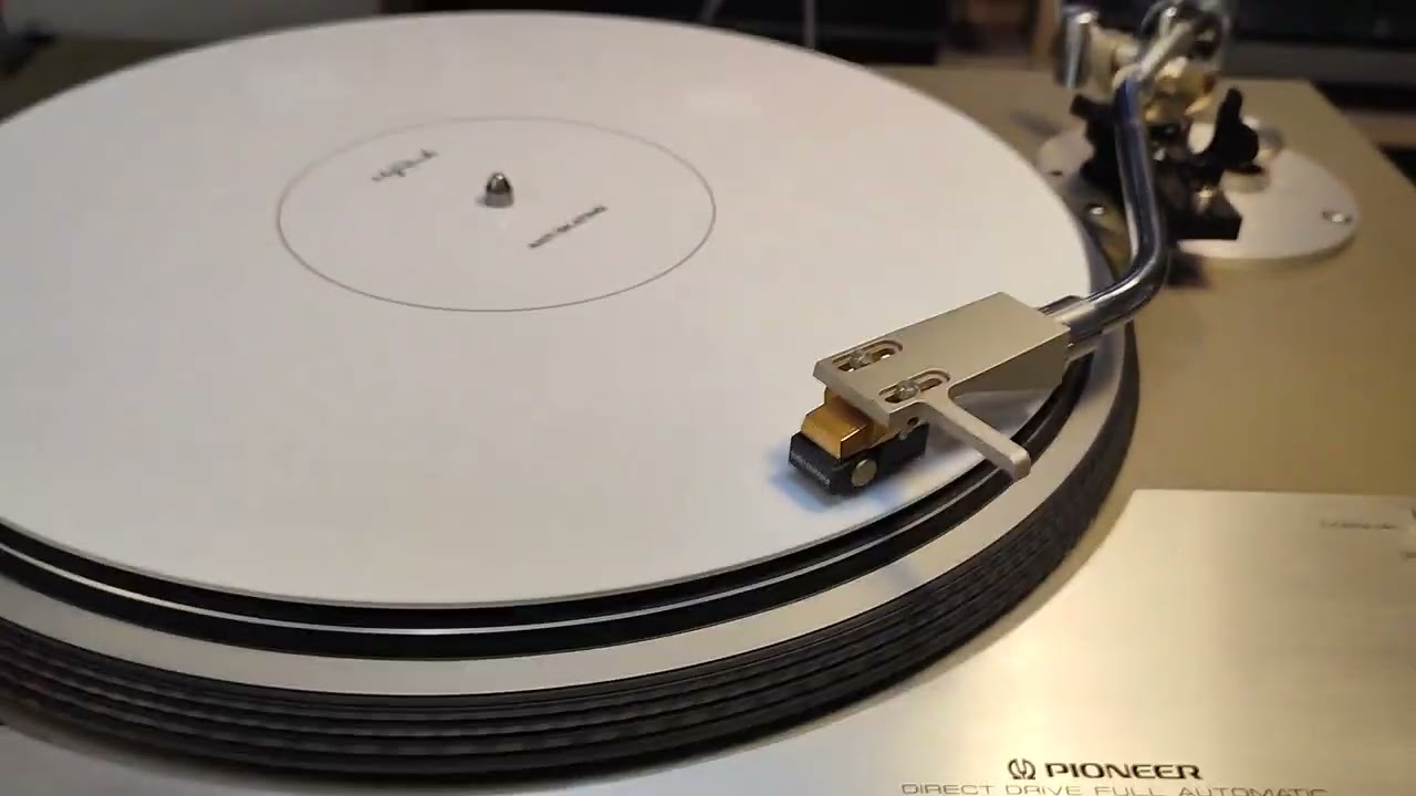 Приличный проигрыватель виниловых дисков Pioneer PL-A500S Direct Drive Full Automatic Turntable