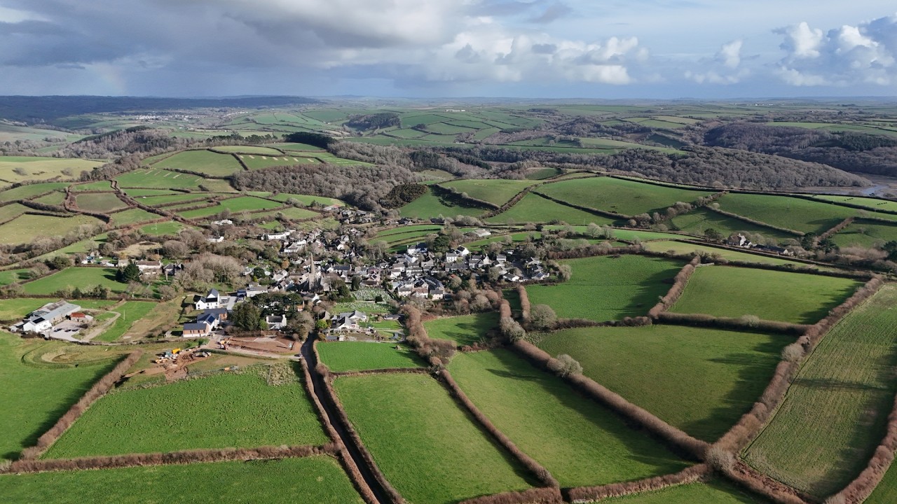 Riding dirty Devon lanes to Holbeton South Devon and flying  Dji Flip