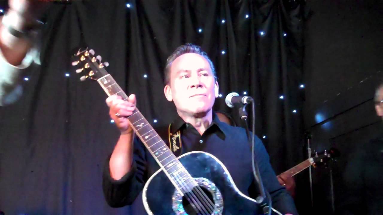 UB40 - Red Red Wine Hare & Hounds 04.10.2011.MP4