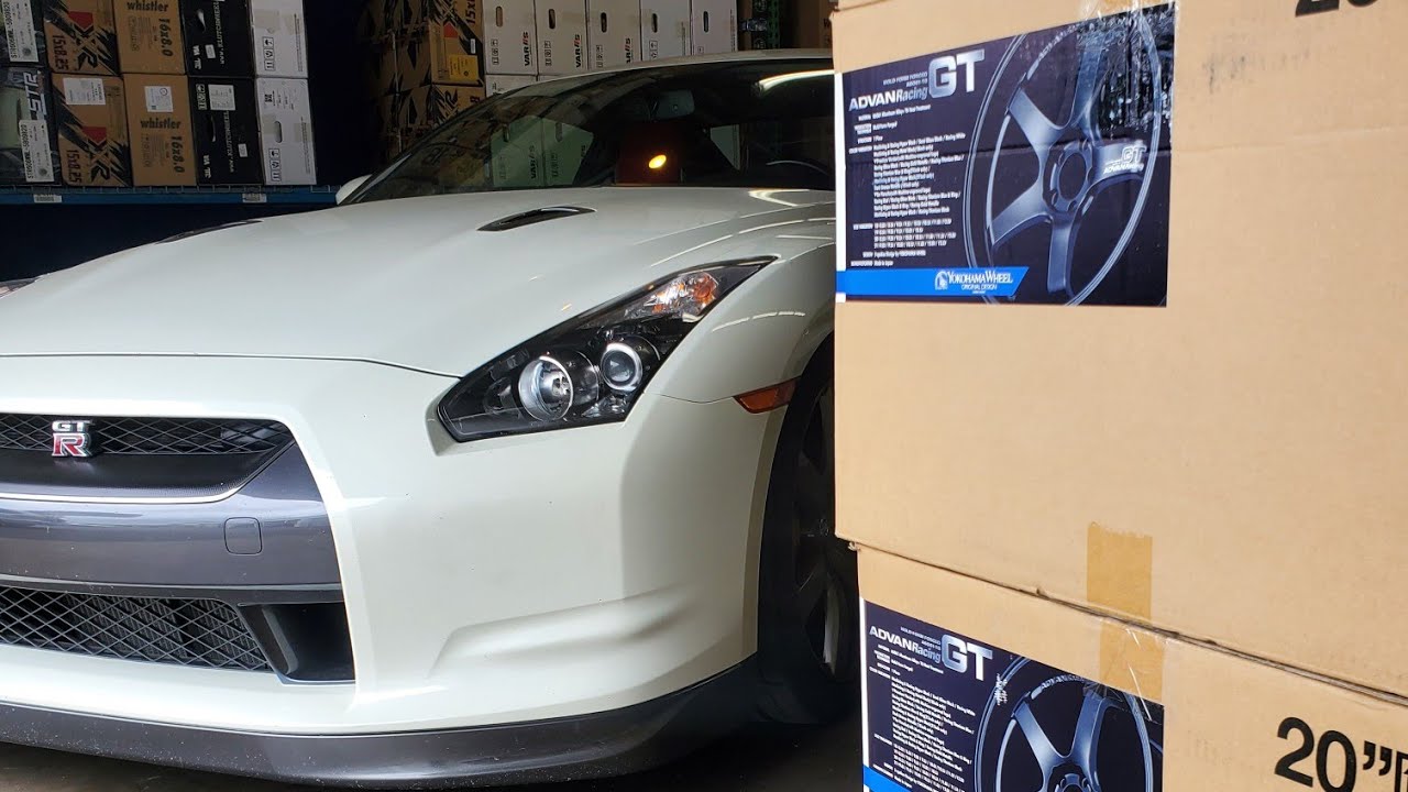 Dropping new ADVAN Wheels on my Nissan GT-R