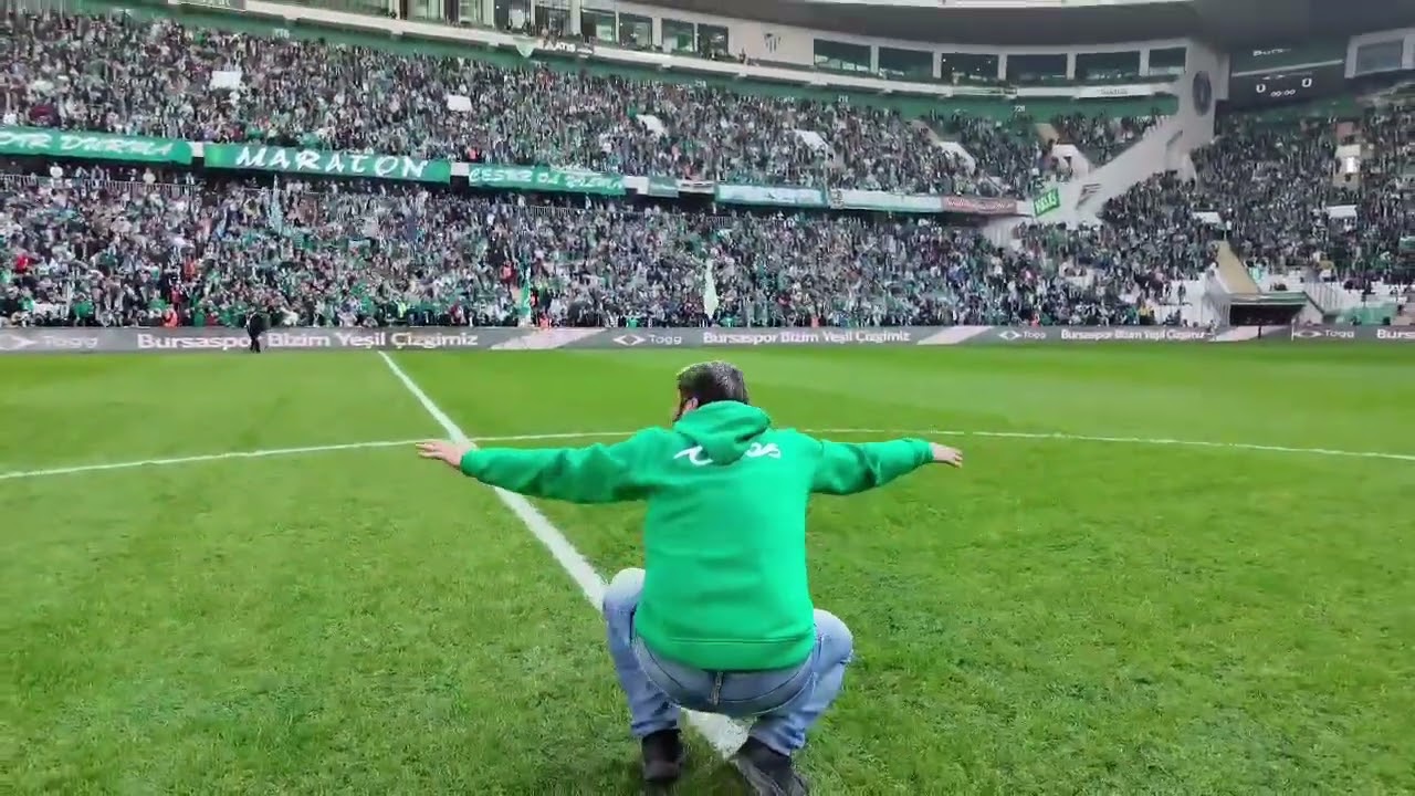 Bursaspor taraftarları Paşa Selim ile üçlü ve bir baba hindi