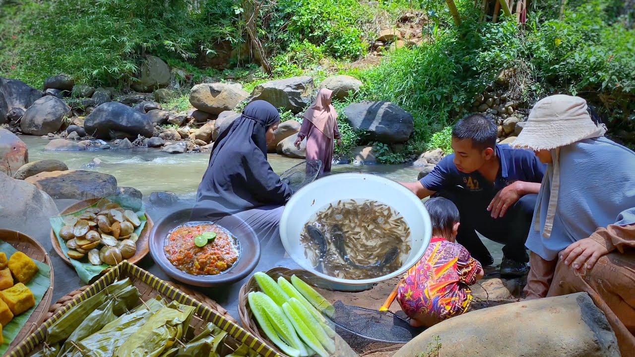 Hidup di Desa | Syahdunya masak saat hujan  | nyari impun gendot sehabis hujan | masak pepes impun 