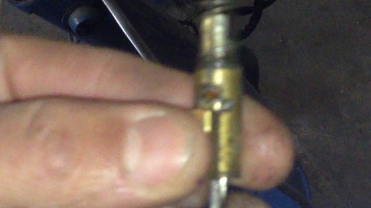 Come smontare nottolino bloccasterzo vespa px