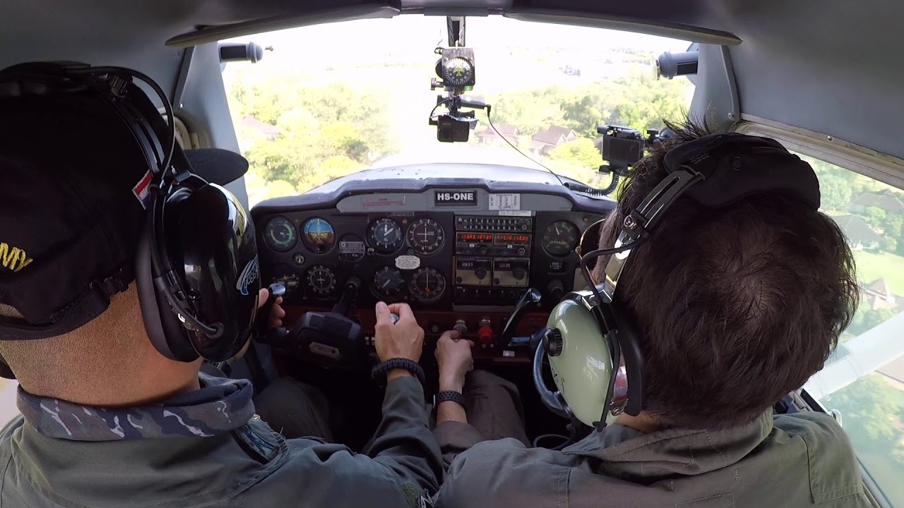 Happy Aviator เรียว ฝึกขับเครื่องบินเล็ก