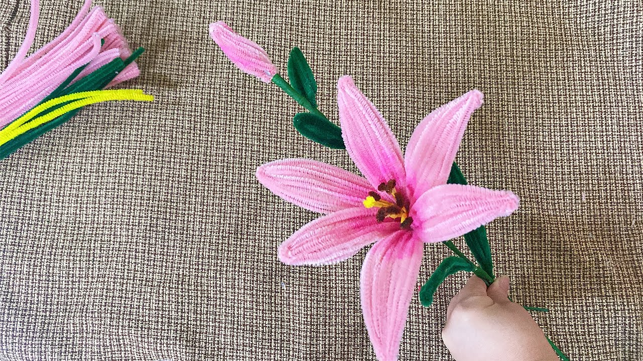 Beautiful pipe cleaner Lily Flower | How To Make Lily Flower From PiPe Cleaner - Pipe Cleaner Crafts
