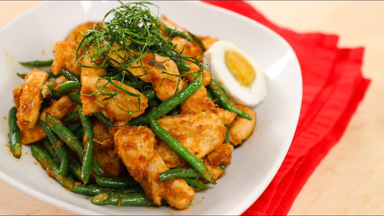 Pad Prik King Recipe - Red Curry Chicken & Long Beans Stir-Fry ไก่ผัดพริกขิง