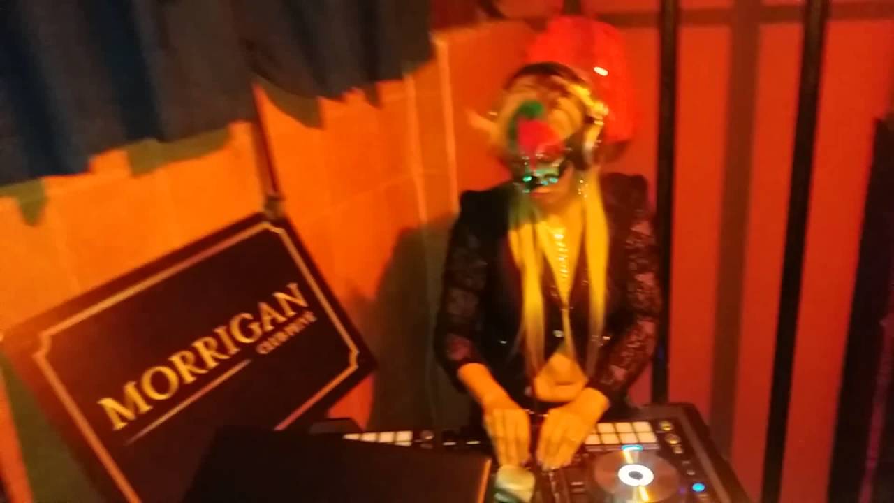 Elisa Martinelli dj per una notte Morrigan club
