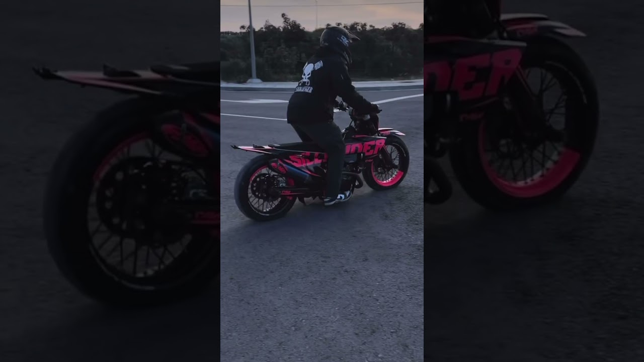 Bike❤️&zwj;🔥#supermoto #husqvarna #ktm #supermot #wheelie #stuntriding #4stroke #motolife #exc #stunt