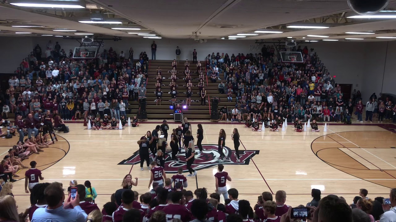 A&M Consolidated Football Mom Dance 2018