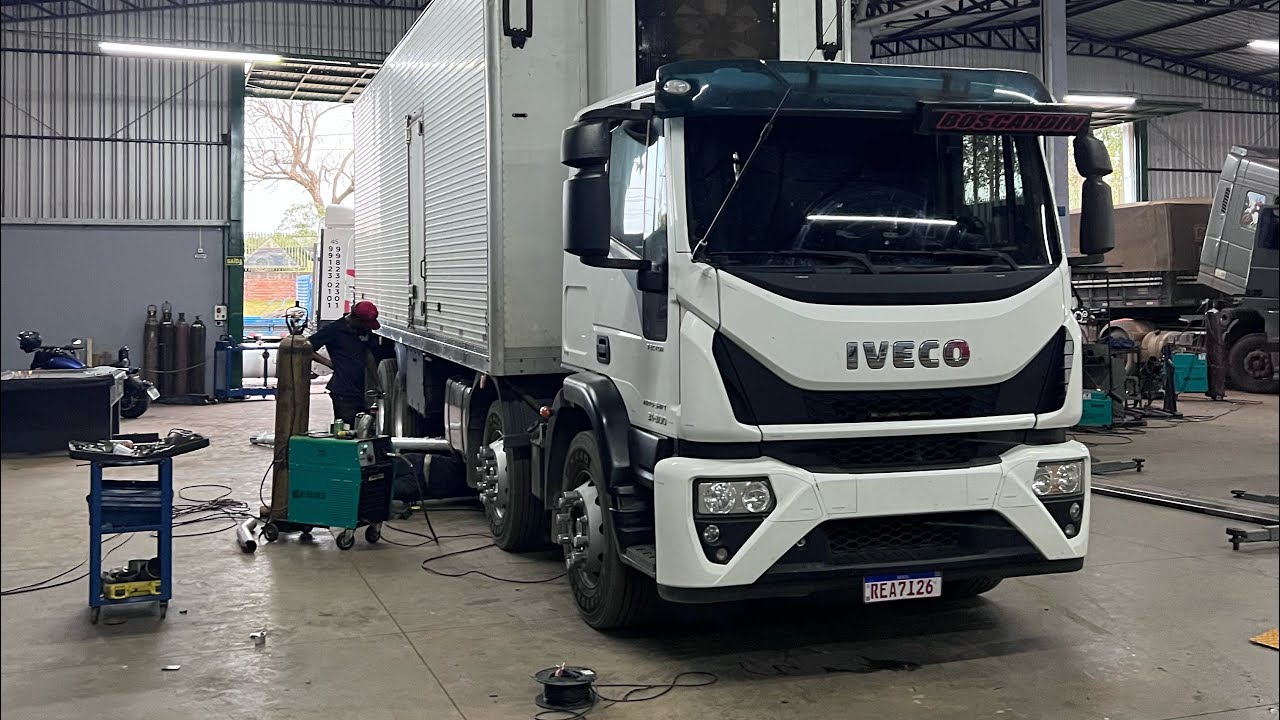 Iveco tector com escapamento boiadeiro