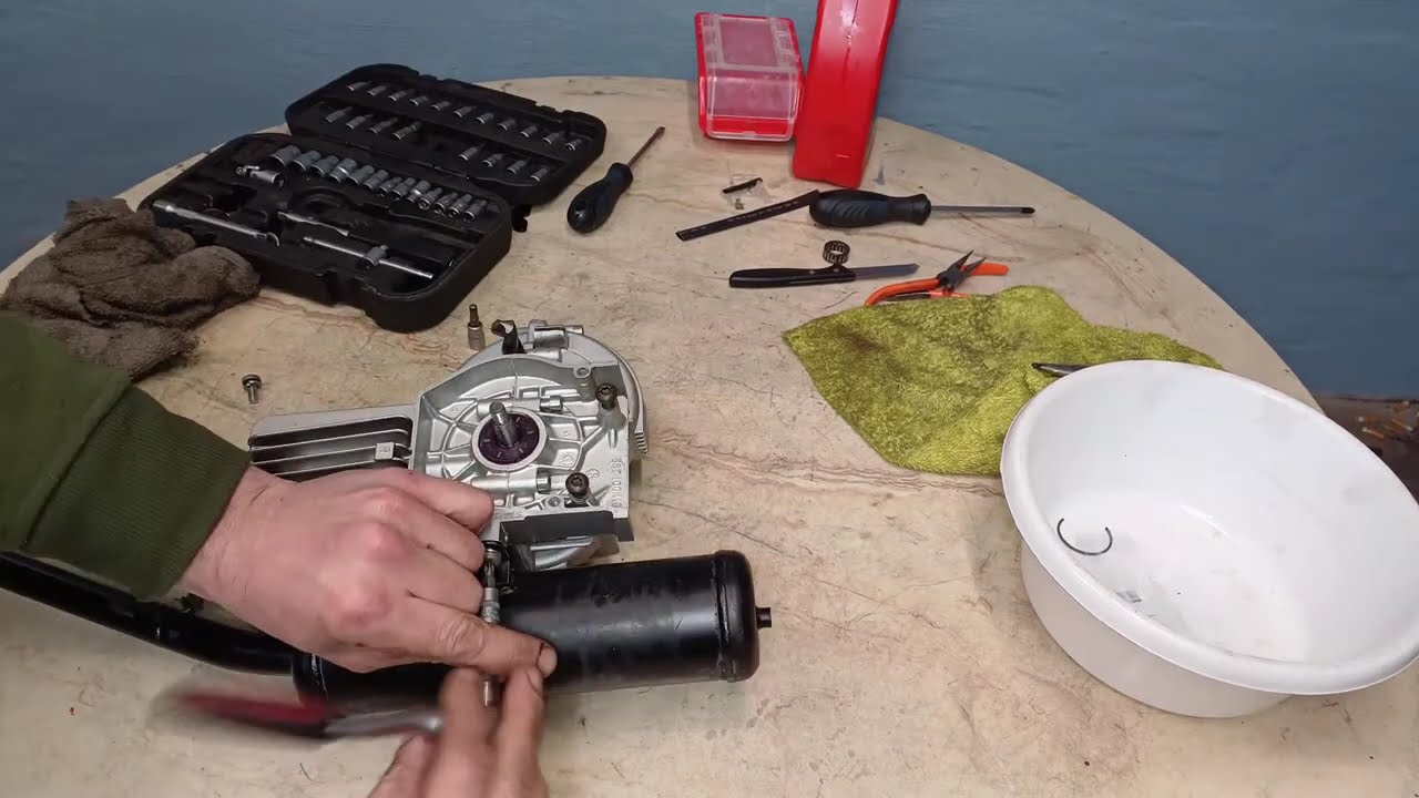 1080p HD   HERCULES SACHS SAXONETTE 301 30 cm³ сборка движка -- Engine assembly  № 2