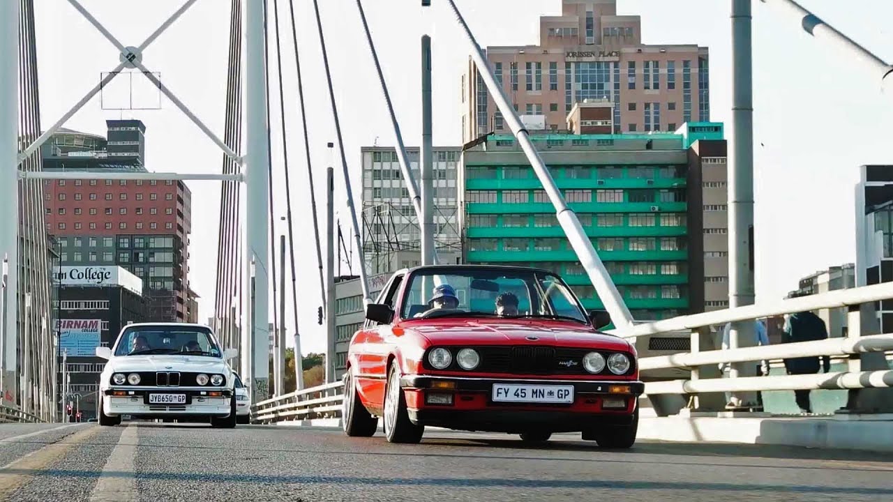 BMW E30 323i | Chrome bumper
