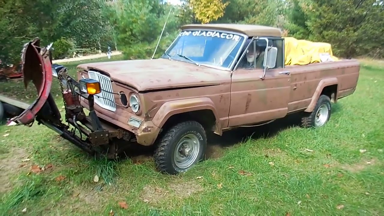 🚙 1967 Jeep Gladiator ¾-Ton 4x4 Pickup with Snow Plow | Classic Truck for Auction ❄️💥