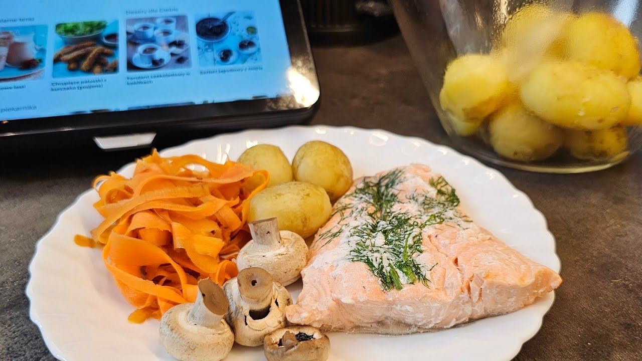 Obiad w 30 minut. Łosoś z ziemniakami i warzywa na parze z Thermomix #paulitawita