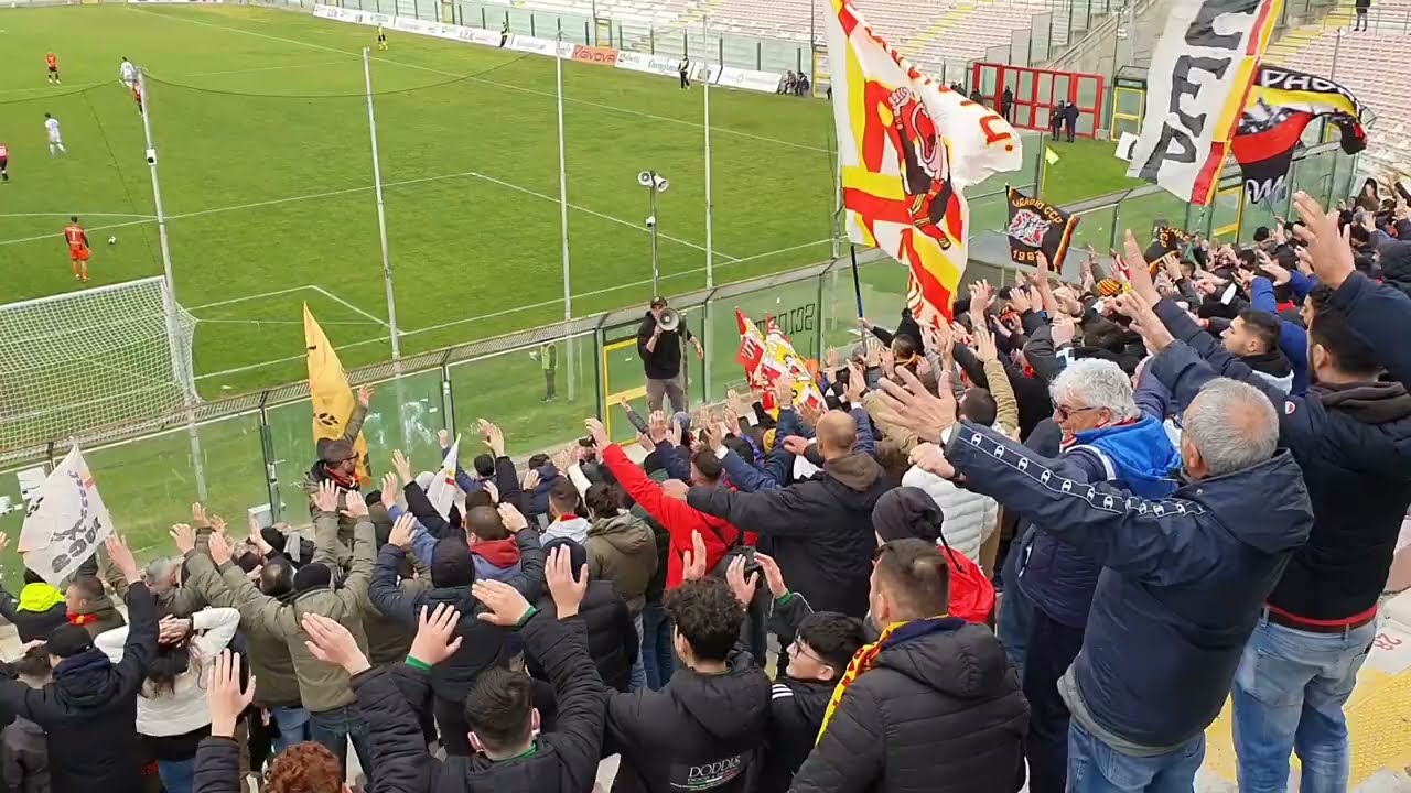 Frosinone e Messina ....... gemellaggio stupendo fra due magnifiche tifoserie