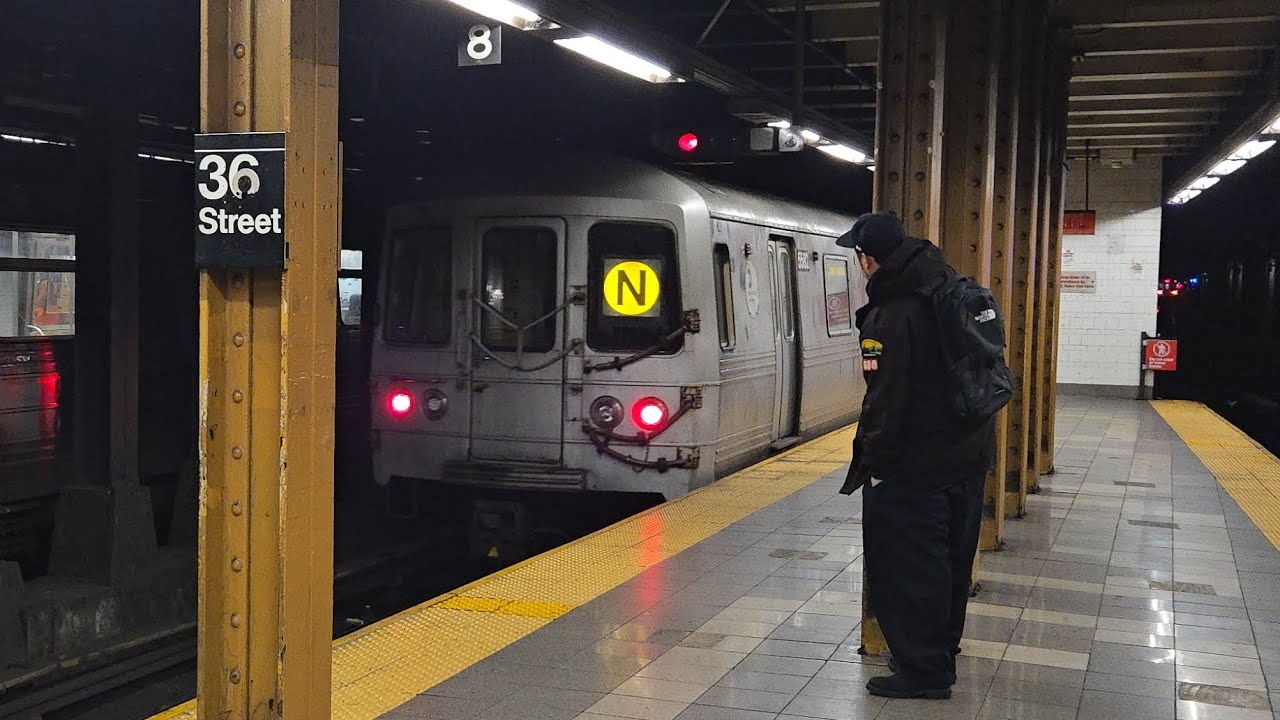 MTA NYCT Subway: Forest Hills Bound R160A-2 (R) Train Astoria Bound R46 (N) Train At 36th Street 