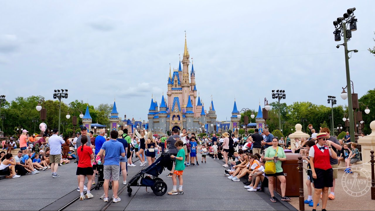 Magic Kingdom 2024 Heavy Spring Break Crowds Walkthrough in 4K | Walt Disney World March 2024
