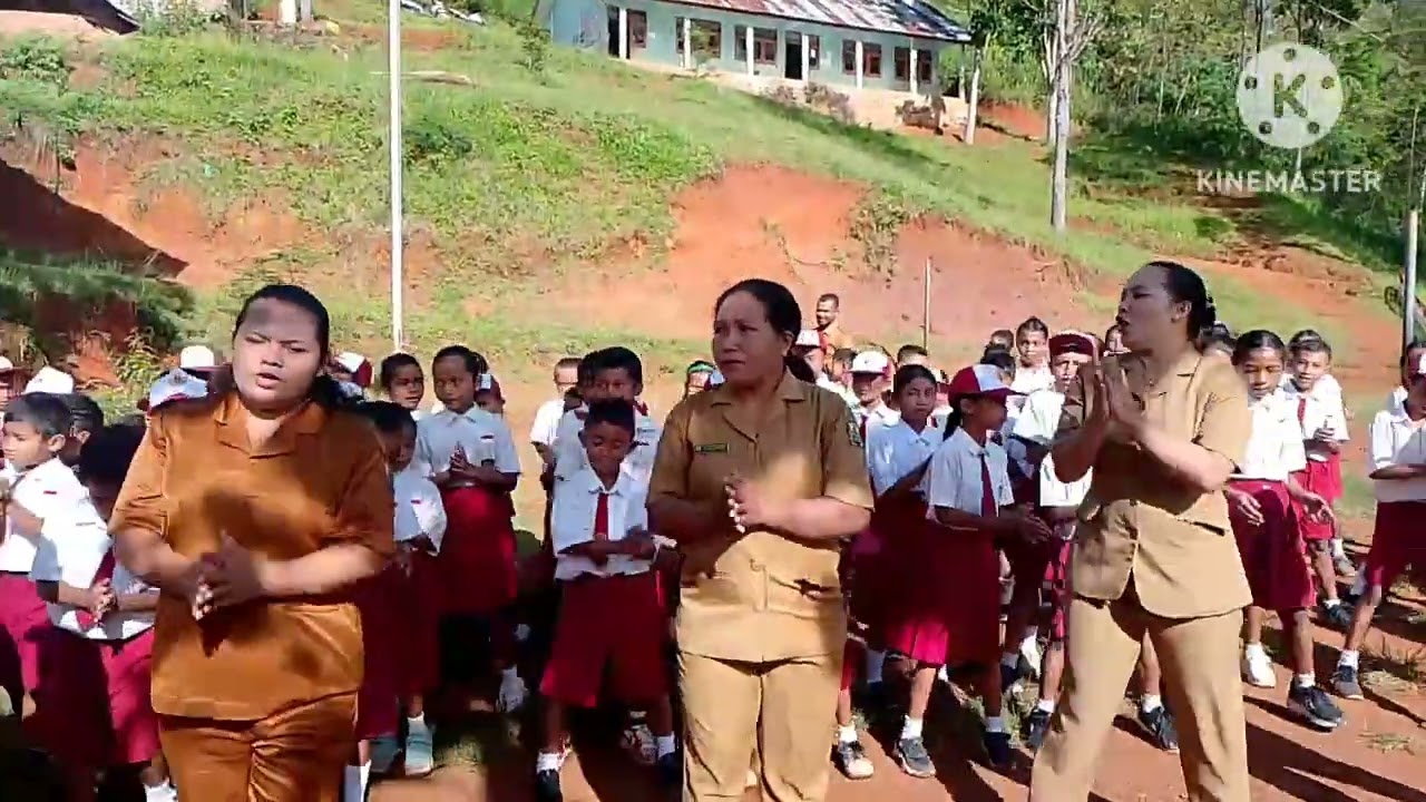 PELAKSANAAN PAGI CERIA DAN UPACARA BENDERA PADA HARI PERTAMA SEMESTER GENAP 2026