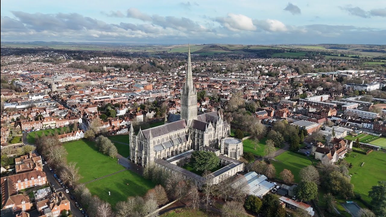 22.12.2025. 🇬🇧 SALISBURY CITY CENTRE .120m  ALTITUDE. DRONE FOOTAGE 4K 60FPS 