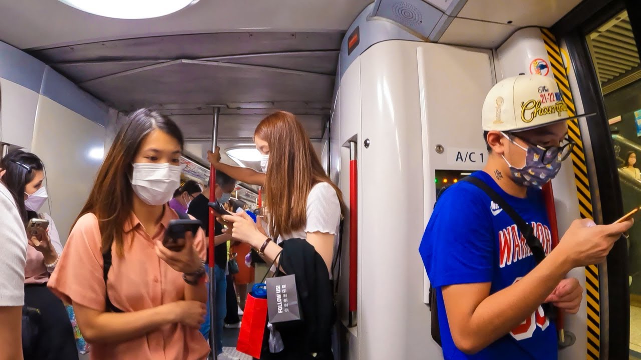 Hong Kong, MTR ride from Central to Tsim Sha Tsui