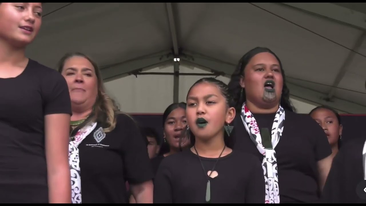 E ara Ngā Wai - Te Whare Tapere o Ngāti Toa Rangatira me Porirua whānui