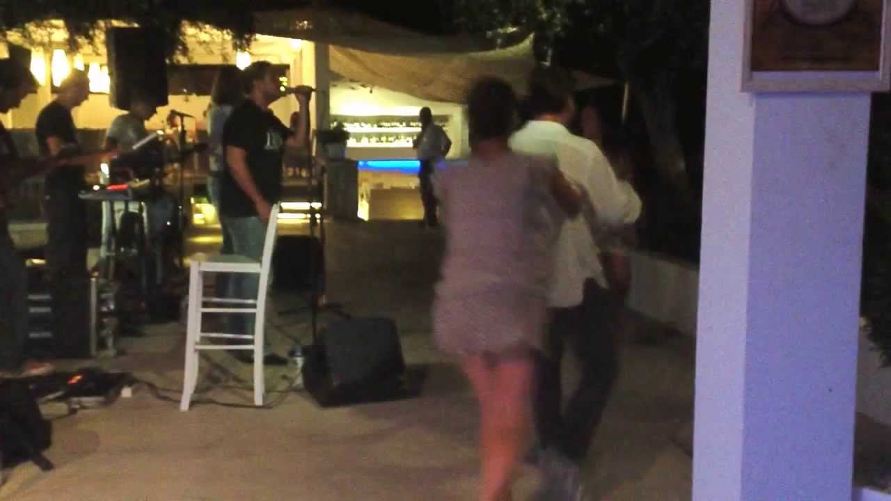 Lichnos Beach Hotel dancing evening