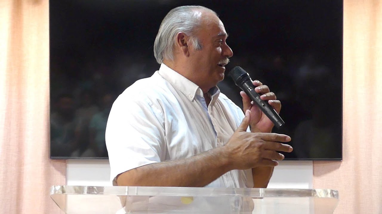 FRANCISCO DE LA PUEBLA  / adorando a Dios  en la iglesia  de Oliva