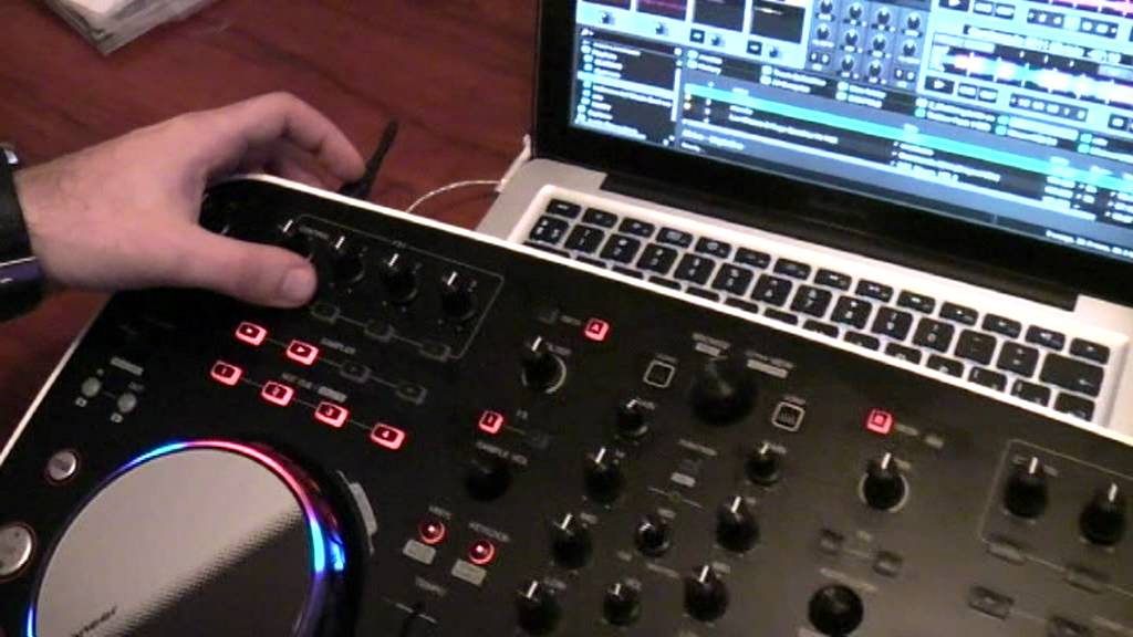 Pioneer DDJ-ERGO v with Traktor Pro2 on MacBook Pro