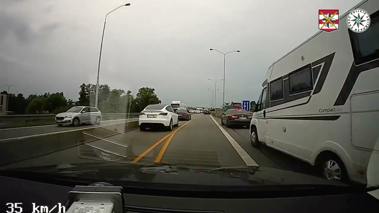 Policie ČR:Doprovod do nemocnice