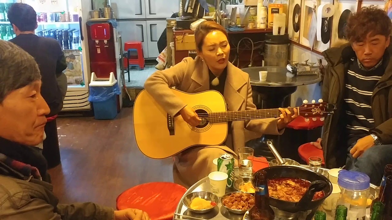 #포차에서 미인여성분 음색짱!!! 초집중하니 부끄러움에 그만!......ㅎㅎ