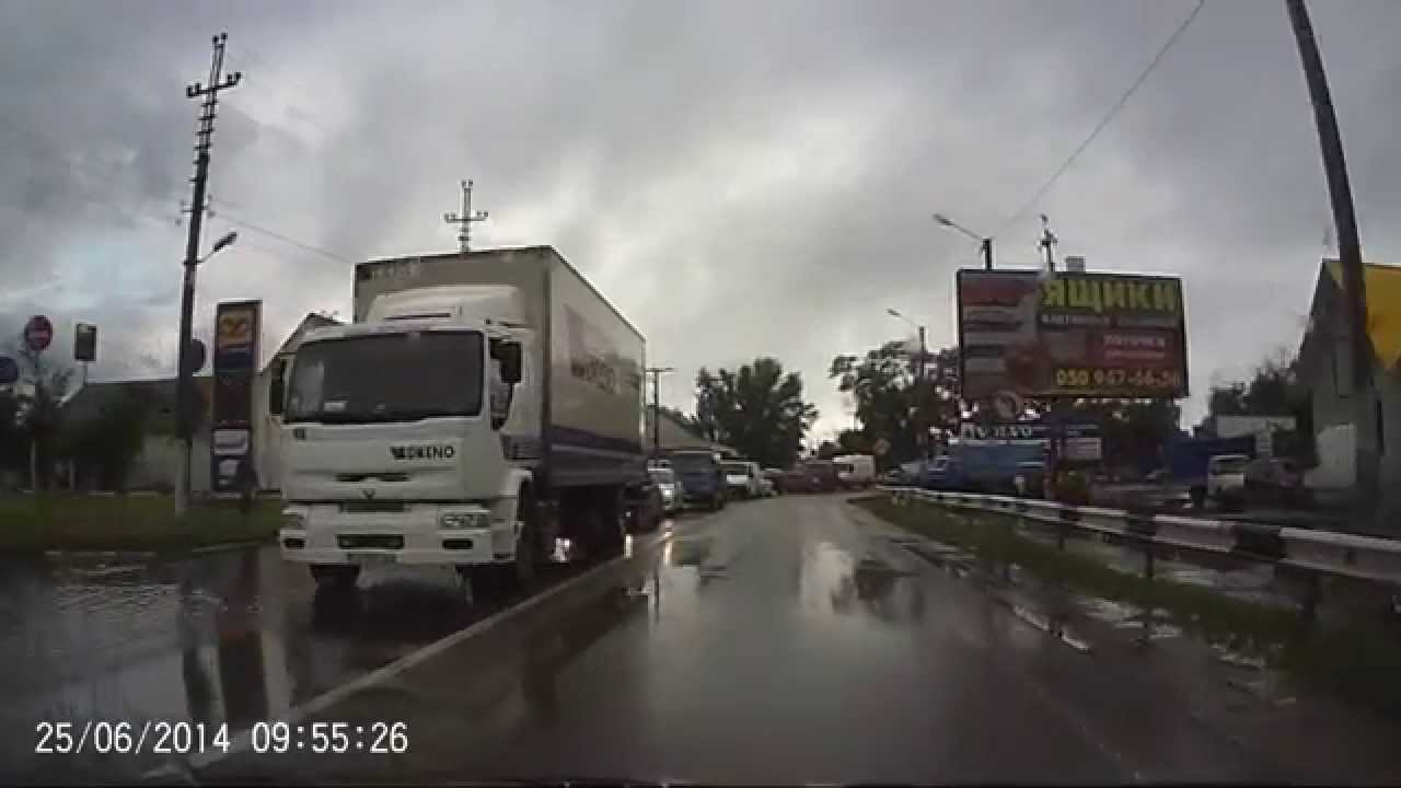 пробка на трассе Херсон Крым возле рынка  Великие Копани фрагмент HD