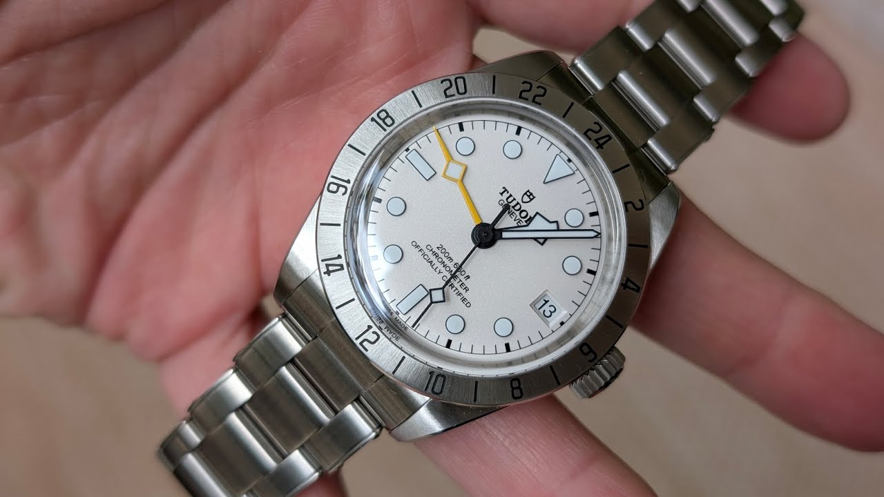 Tudor Black Bay Pro opalin (on 17 cm / 6,70 inch wrist)
