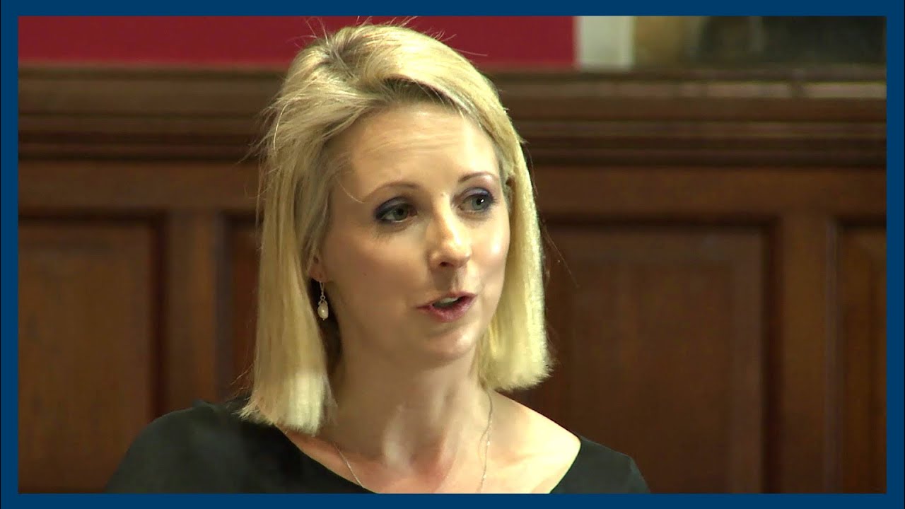 Isabel Oakeshott | Reporting News vs Making News | Oxford Union