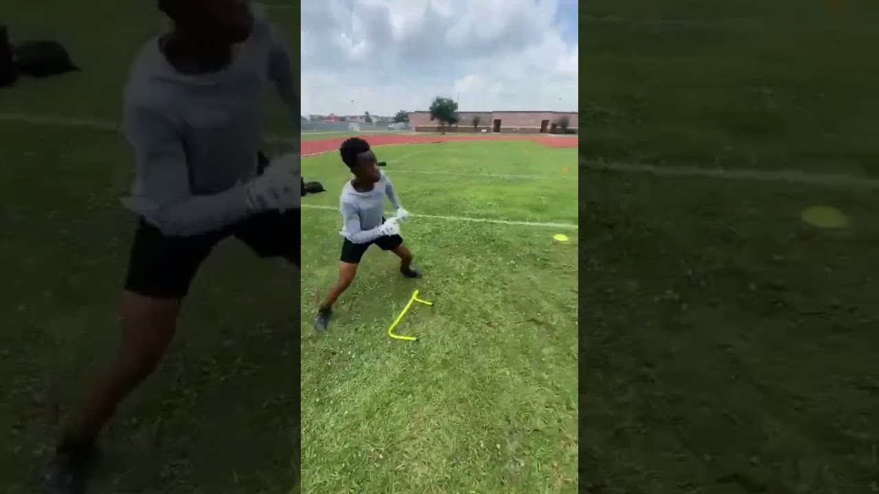 too good #trending #grind #football #viral #sports #wr #footwork#grind #shorts #shortsviral #catch