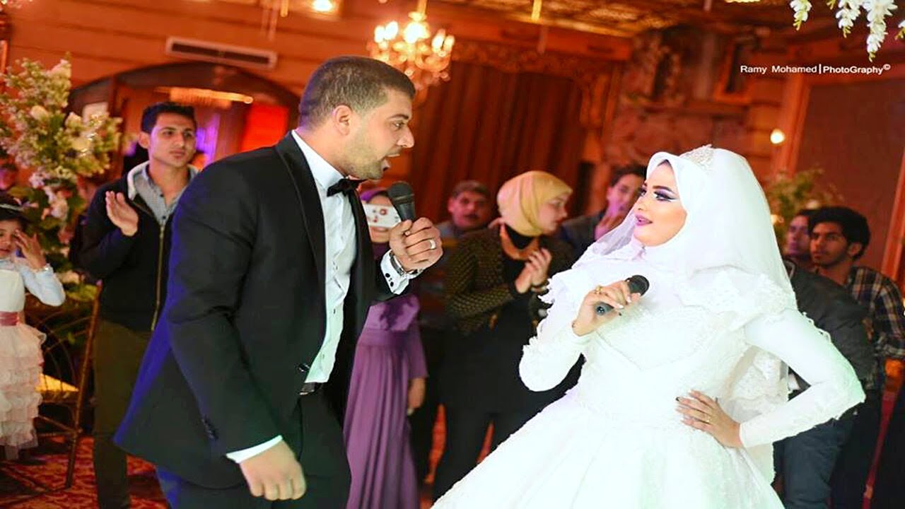 خناقة وقصف جبهة بين عروسة و عريس في دويتو ولع الفرح واصاب الجميع بحالة هستيرية! Wedding Tone