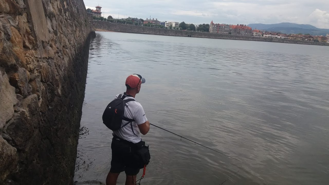 Lubinetas con poca agua y paseantes.  ataque y mas ataques