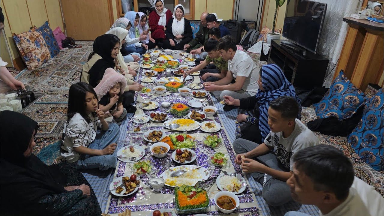 یک شب به‌یادماندنی با خانواده‌ام در ایران بعد از مدت‌ها لحظات قشنگی رقم خورد.  خدا را شکر برای لحظه