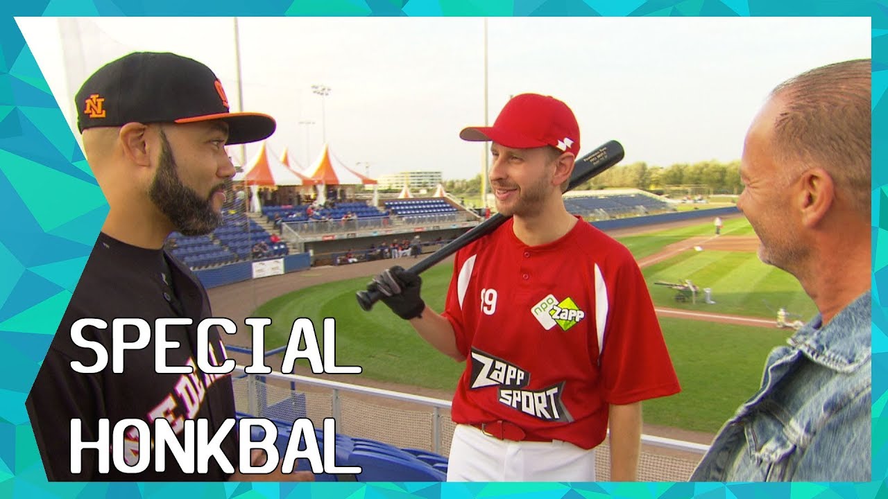 HOE IS HET OM: DAAN BOOM PROBEERT HOMERUN TE SLAAN IN VOL STADION | ZAPPSPORT