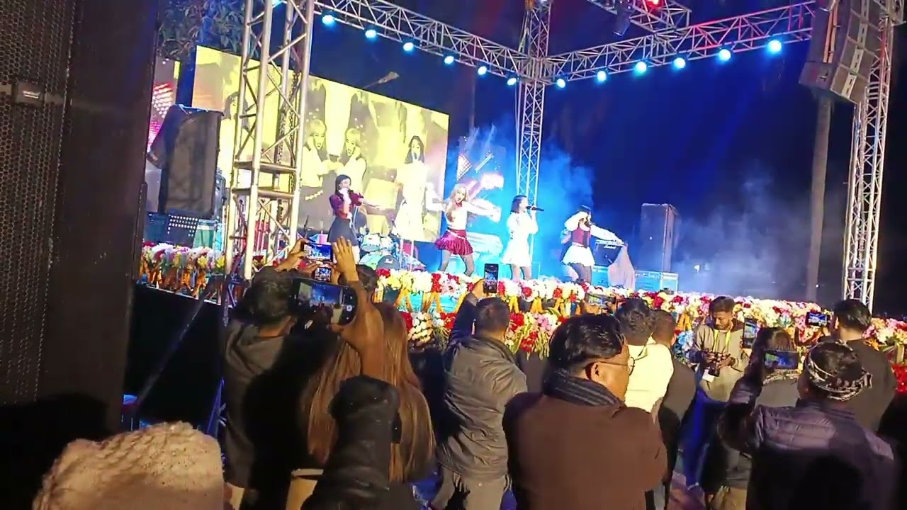 Mera gao main program pe ap logoki liye thora sa video support Gay's 