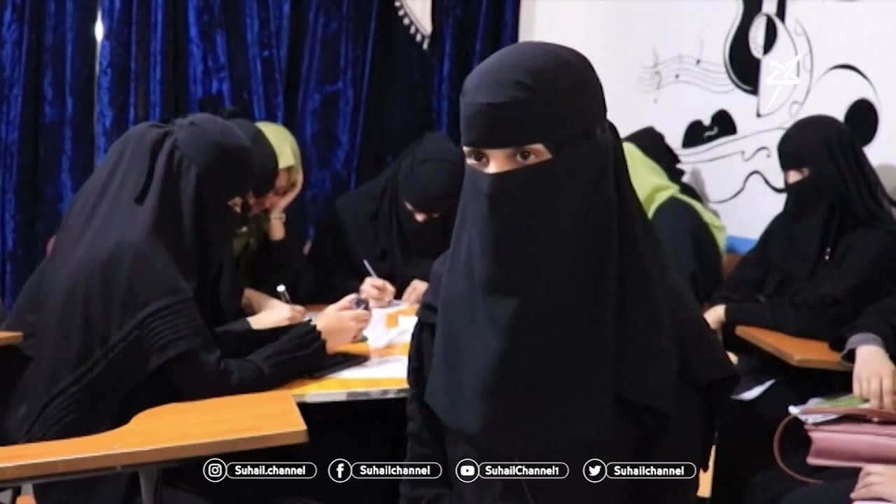 إقبال يسابق الزمن لتعلم الخط العربي