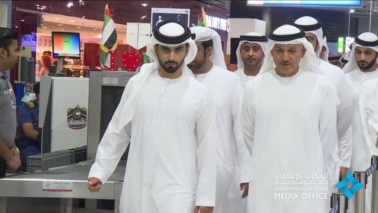 منصور بن محمد يزور مبنى الطيران الخاص والمسافرين في مطار آل مكتوم